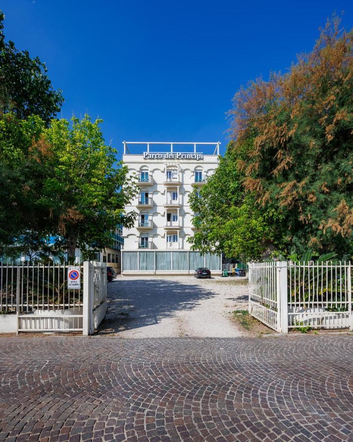 Hotel Parco dei Principi Rimini Esterno foto